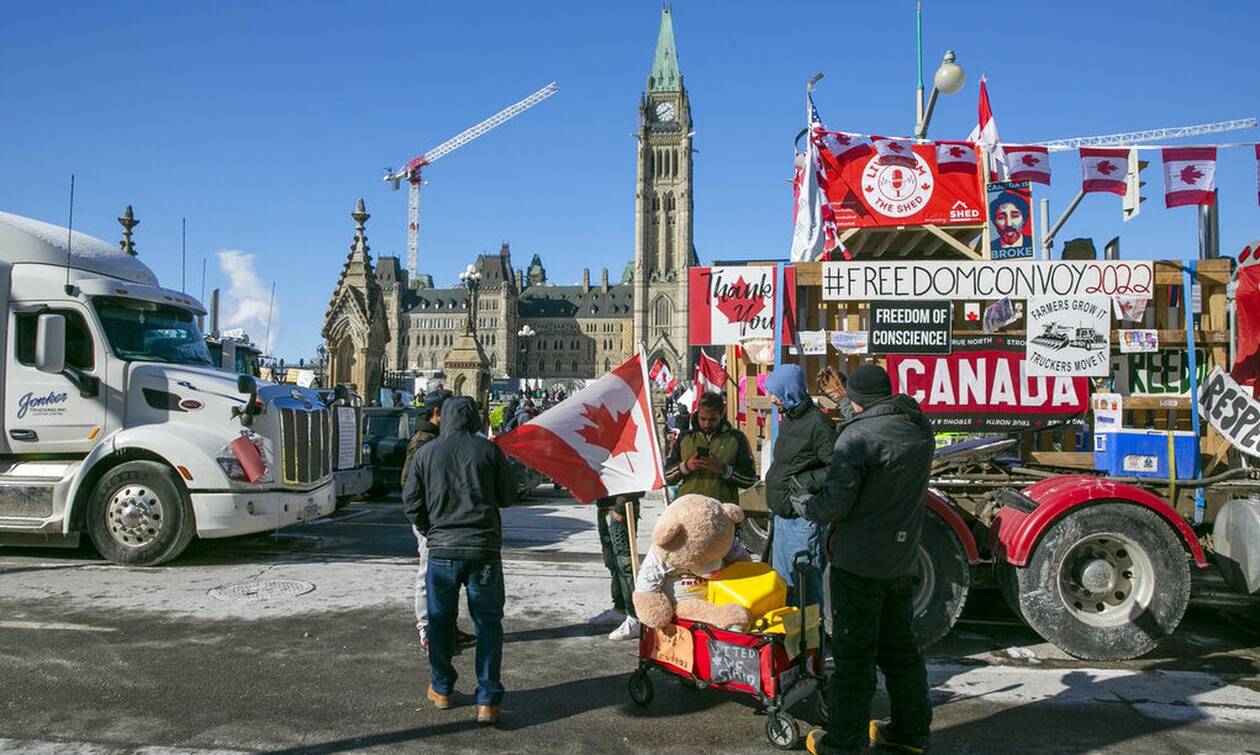 Καναδάς - Κομβόι Ελευθερίας: Παραιτήθηκε ο αρχηγός της Αστυνομίας - Ανυποχώρητοι οι διαδηλωτές