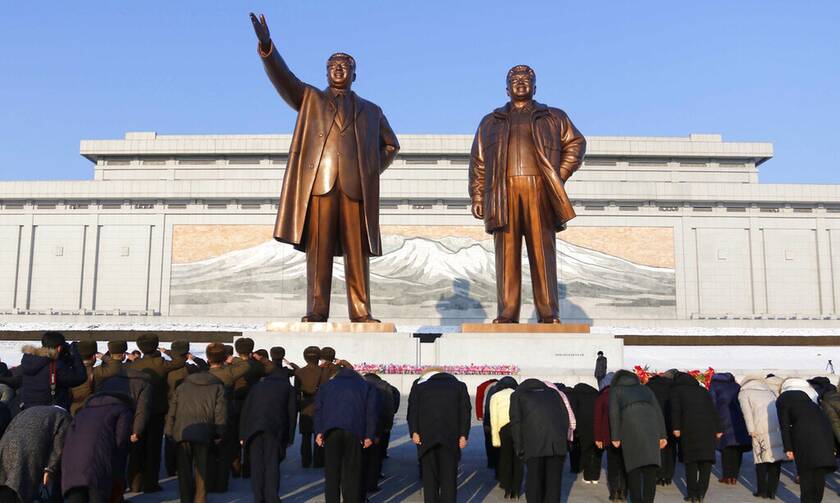 Bόρεια Κορέα: Γιόρτασε τα 80 χρόνια της γέννησης του πατέρα του Κιμ Γιονγκ Ουν χωρίς πυραύλους