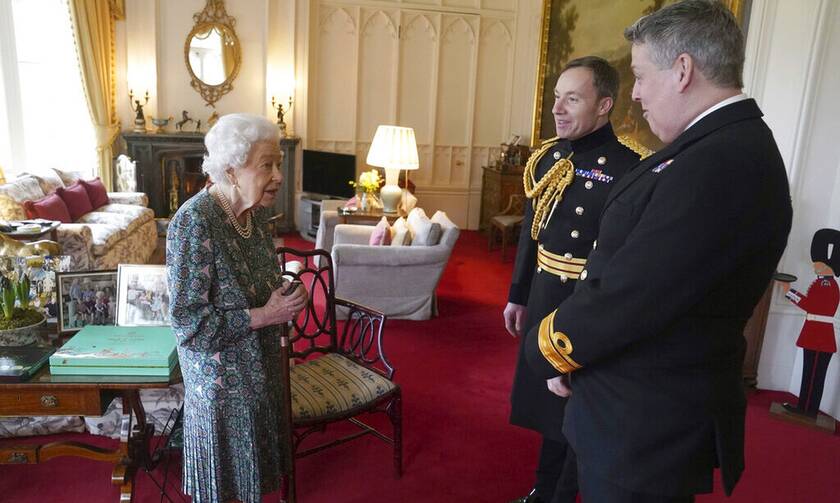Βασίλισσα Ελισάβετ: Παραδέχτηκε ότι αισθάνεται αδύναμη για πρώτη φορά