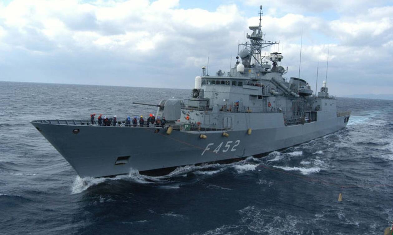 Φωτιά σε πλοίο στην Κέρκυρα: Σπεύδει η φρεγάτα ΥΔΡΑ και δύο ελικόπτερα Ναυτικού και Αεροπορίας