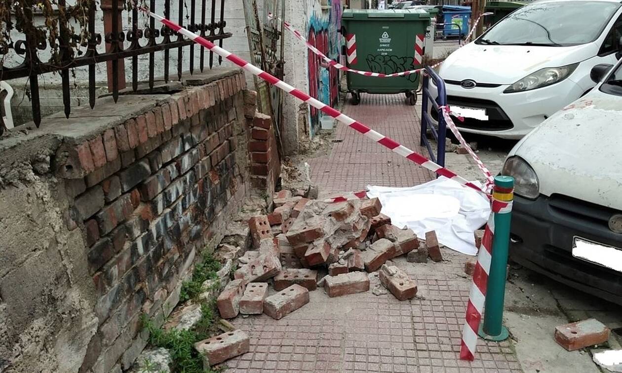 Τραγωδία στη Λάρισα: Νεκρός 22χρονος - Καταπλακώθηκε από τοίχο (pics)