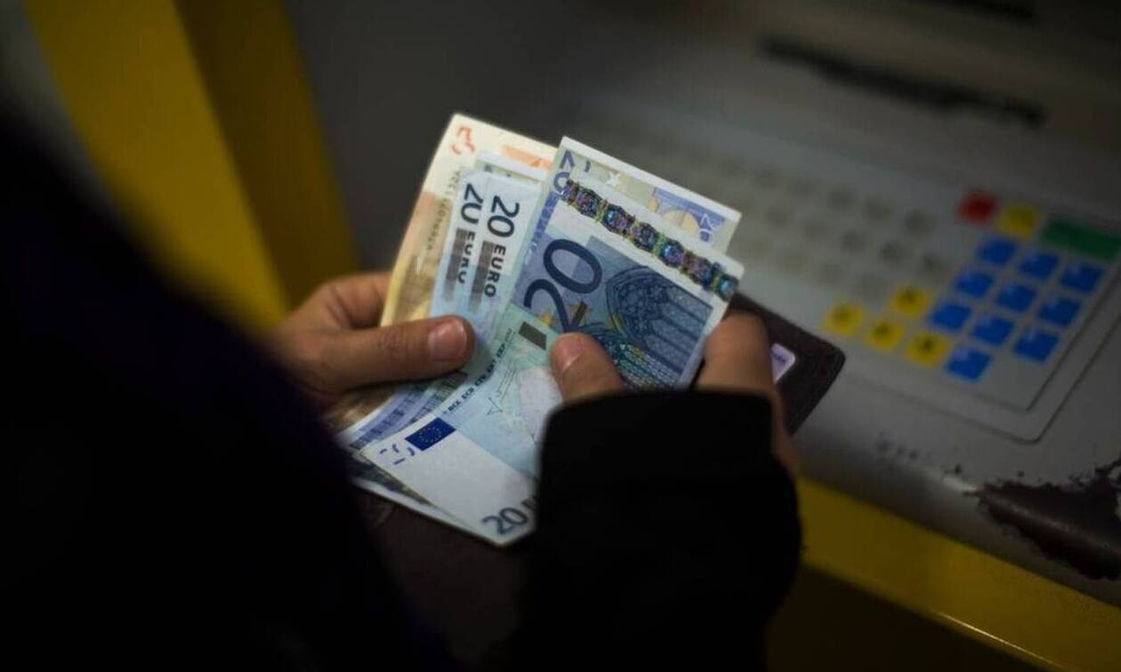 Επίδομα σε ευάλωτους: Ποιοι θα πάρουν δώρο Πάσχα 300 ευρώ
