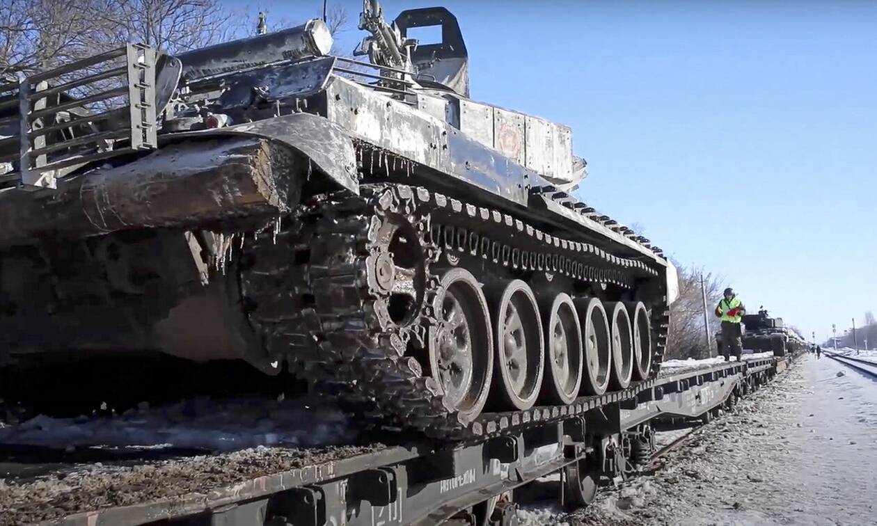 Ουκρανία: Ανάπτυξη τεθωρακισμένων και στρατευμάτων της Ρωσίας κοντά στα σύνορα