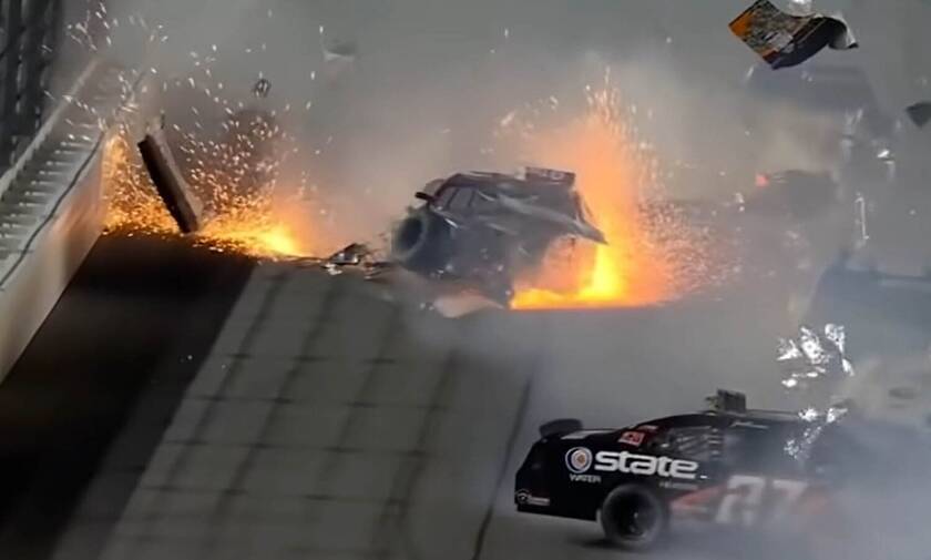 Απίστευτο ατύχημα στον αγώνα NASCAR στη Daytona