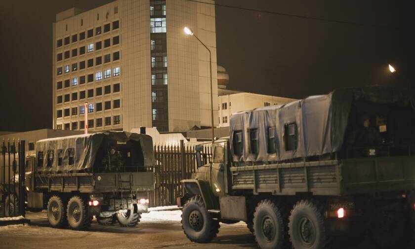 Ρωσία: Πάνω από 100 φορτηγά με στρατιώτες κατευθύνονται στα σύνορα με την Ουκρανία