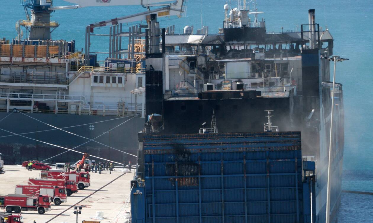 Euroferry Olympia: Πέντε συνολικά νεκροί έχουν ανασυρθεί από το καμένο πλοίο – Αγνοούνται έξι