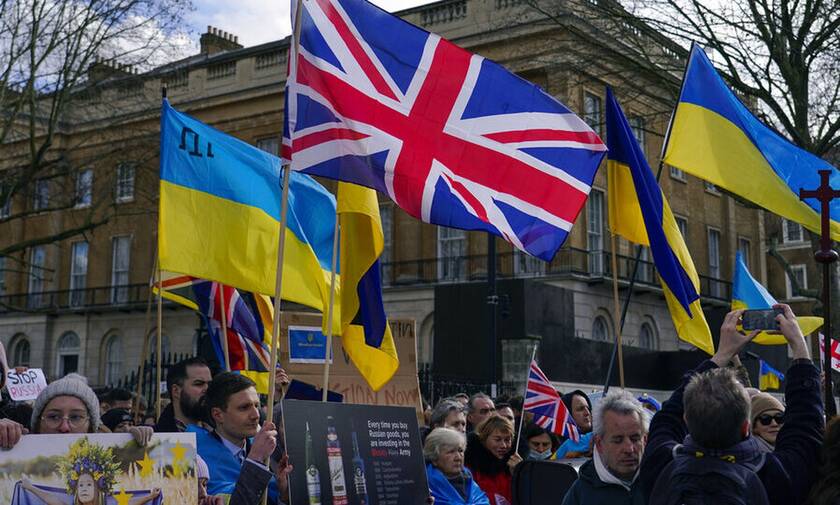 Πόλεμος στην Ουκρανία: «Σταματήστε αυτήν την τρέλα» - Κινητοποιήσεις σε όλη την Ευρώπη