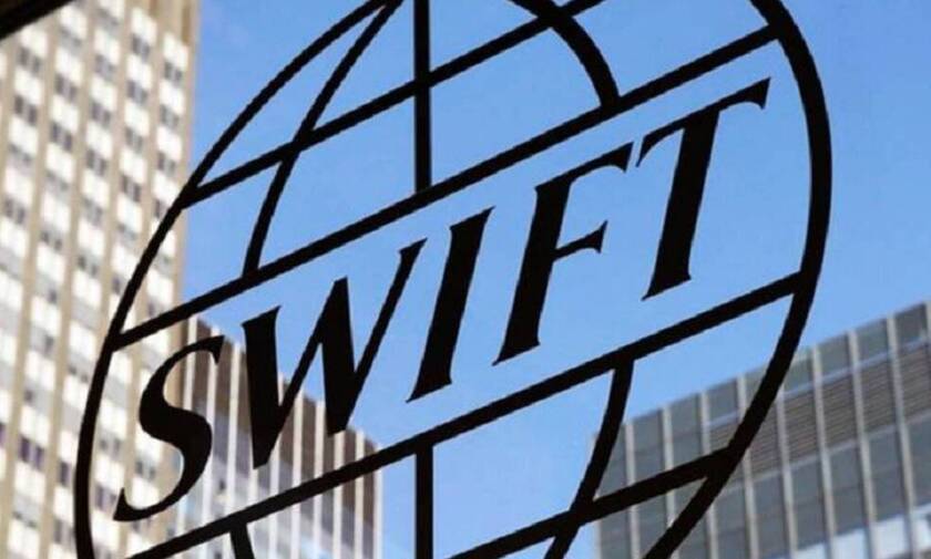 Η απειλή αποβολής της Ρωσίας από το διεθνές διατραπεζικό σύστημα SWIFT είναι ένα θέμα που έχει διχάσ
