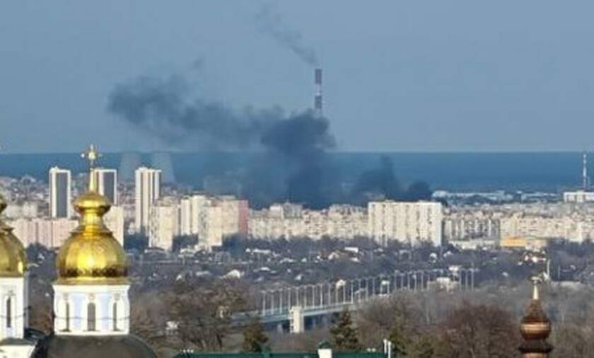 Πόλεμος στην Ουκρανία: Σκληρή πολιορκία του Κιέβου – Ένα βήμα από το κέντρο της πόλης οι Ρώσοι