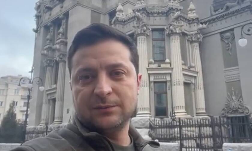 Πόλεμος στην Ουκρανία: Νέο βίντεο Ζελένσκι από τους δρόμους του Κιέβου - «Δεν αφήνουμε τα όπλα»