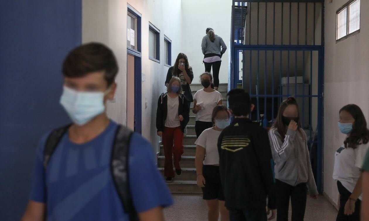 Σχολεία: Πότε θα βγάλουν τις μάσκες οι μαθητές - Οι νέες οδηγίες του CDC