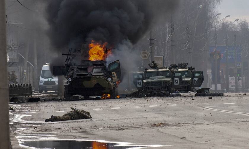 Πόλεμος στην Ουκρανία: Με εκρήξεις ξύπνησαν Κίεβο και Χάρκοβο - Στον πόλεμο και η ΕΕ