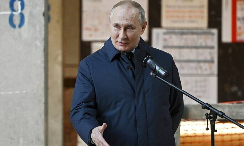 Κρεμλίνο: Ο Πούτιν αδιαφορεί για τις κυρώσεις στον ίδιο - Παράλογη η κίνηση της Δύσης