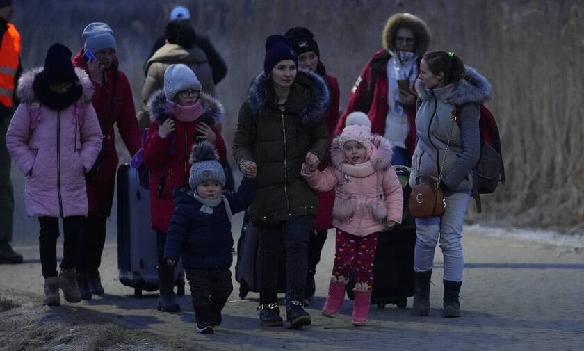 Κικίλιας: Θα δεχθούμε Έλληνες ομογενείς και Ουκρανούς πρόσφυγες παρέχοντάς τους φροντίδα
