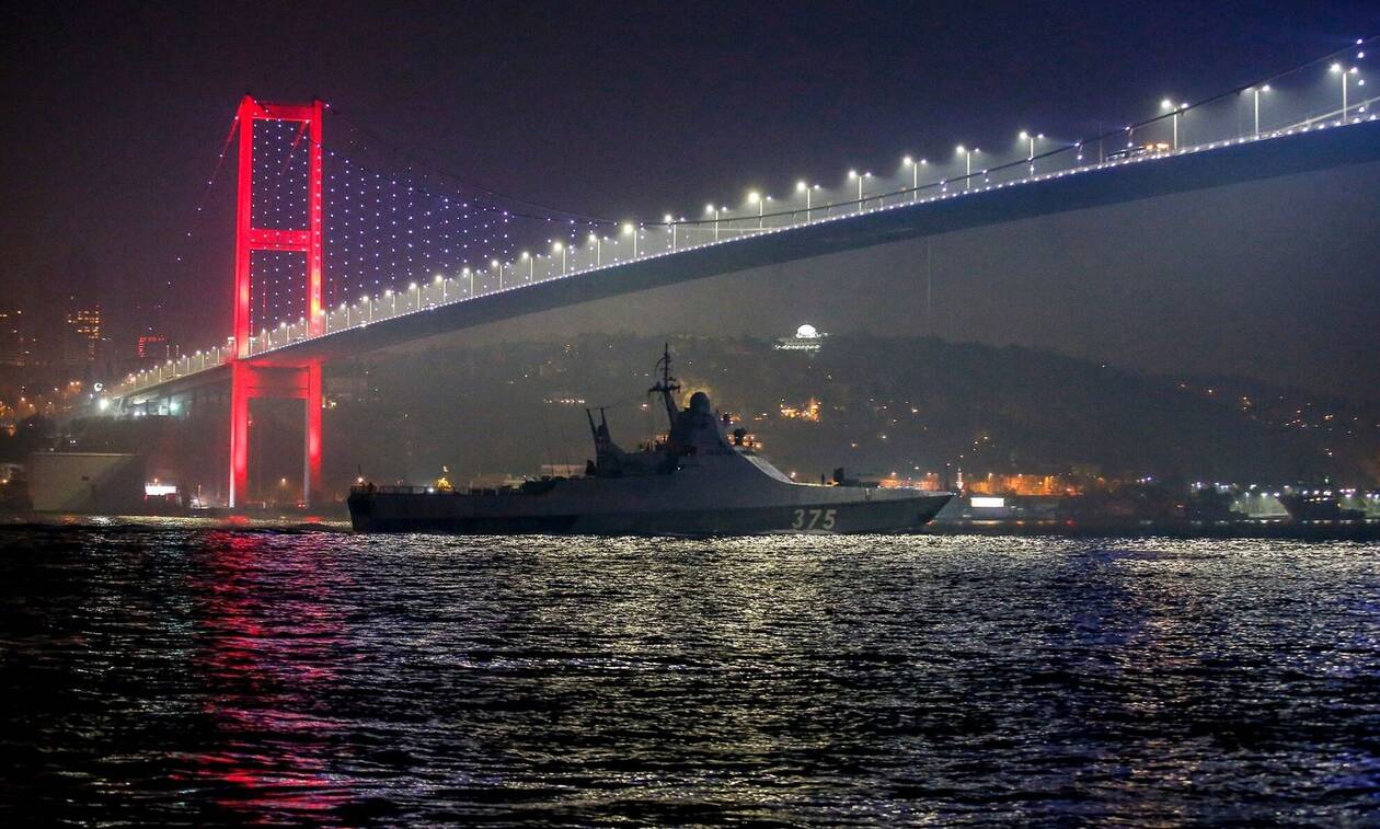 Πόλεμος Ουκρανία: Η Τουρκία κλείνει τα Στενά του Βοσπόρου - Τι σημαίνει αυτό για τα ρωσικά πλοία