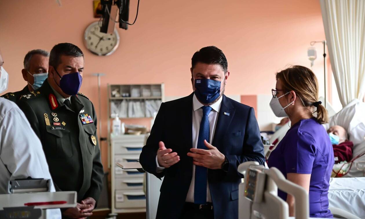 Νίκος Χαρδαλιάς: Επισκέφθηκε το 401 Γενικό Στρατιωτικό Νοσοκομείο Αθηνών
