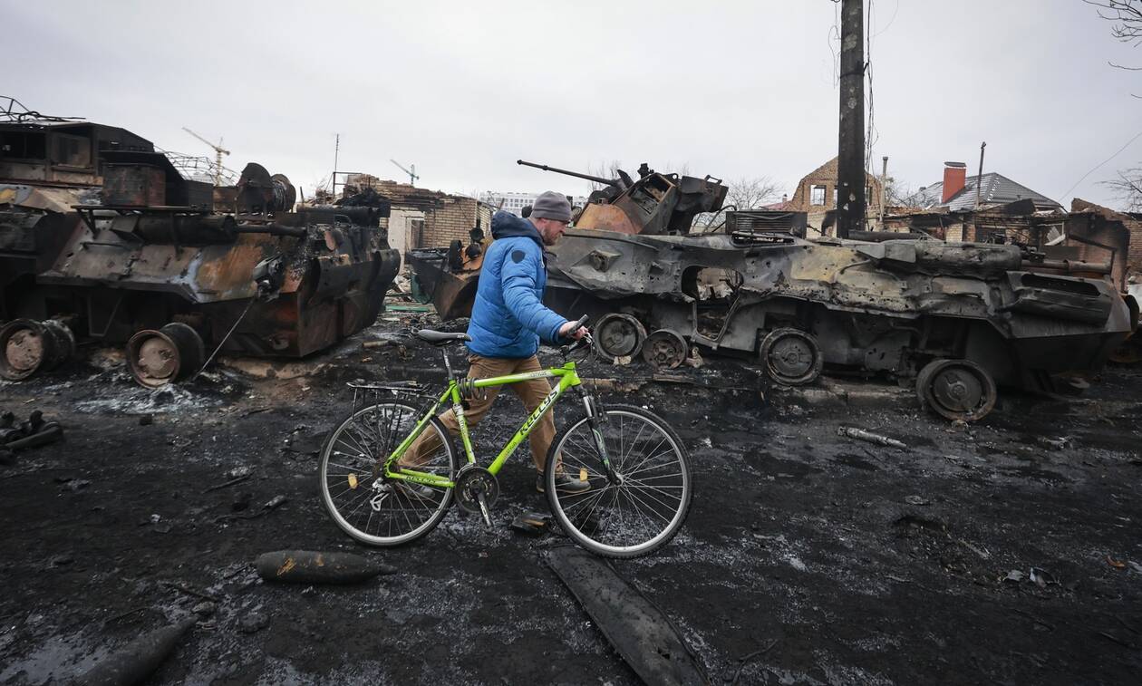Πόλεμος στην Ουκρανία: Συγκλονίζουν οι εικόνες απο τα ερείπια και τα συντρίμμια των βομβαρδισμών