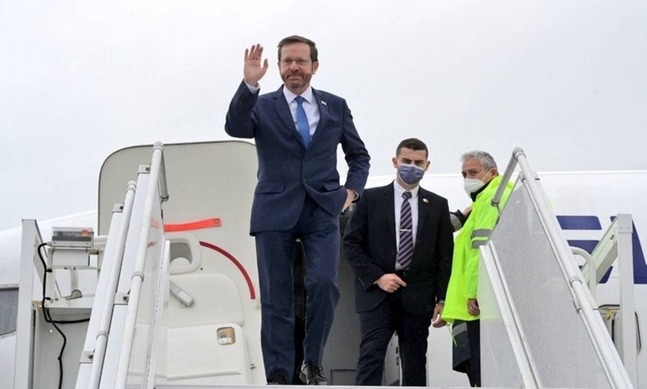 Στην Κύπρο ο πρόεδρος του Ισραήλ - Επίσημη υποδοχή στο Προεδρικό Μέγαρο