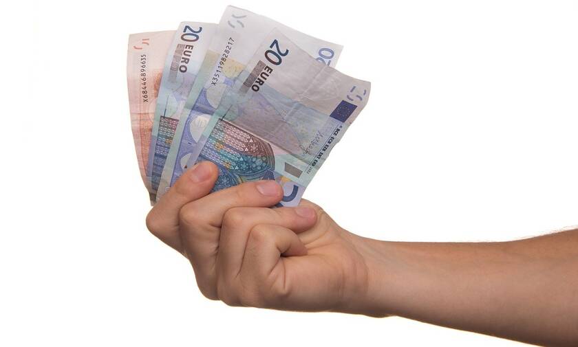 Ηράκλειο: Πήγε στην τράπεζα και είδε να λείπουν από τον λογαριασμό της 38.000 ευρώ