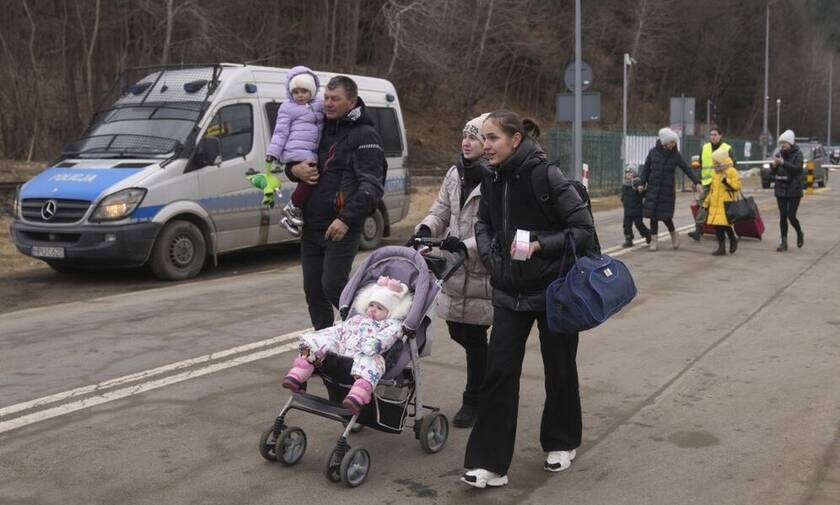 Πόλεμος στην Ουκρανία: Καταγγελίες από το Κίεβο για ρωσικούς βομβαρδισμούς σε ανθρωπιστικό διάδρομο