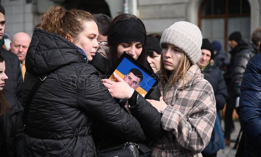 Θλίψη σε κηδεία Ουκρανού στρατιώτη στο Λβιβ