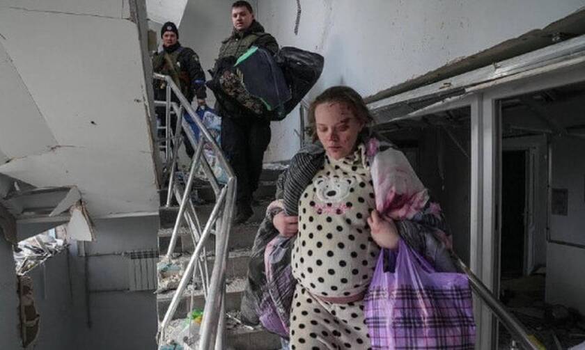 Πόλεμος στην Ουκρανία: Ψέμα η τραυματισμένη έγκυος λένε οι Ρώσοι - «Είναι μοντέλο του Instagram»