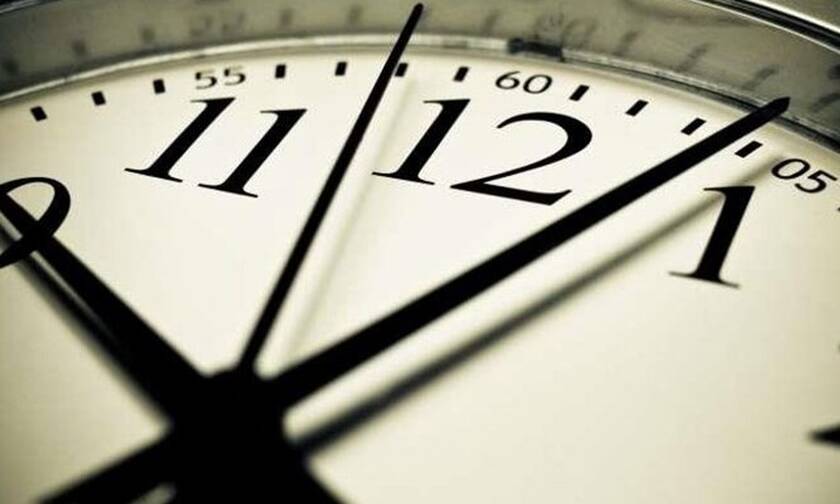 Αλλαγή ώρας 2022: Πότε θα γυρίσουμε τους δείκτες μια ώρα μπροστά