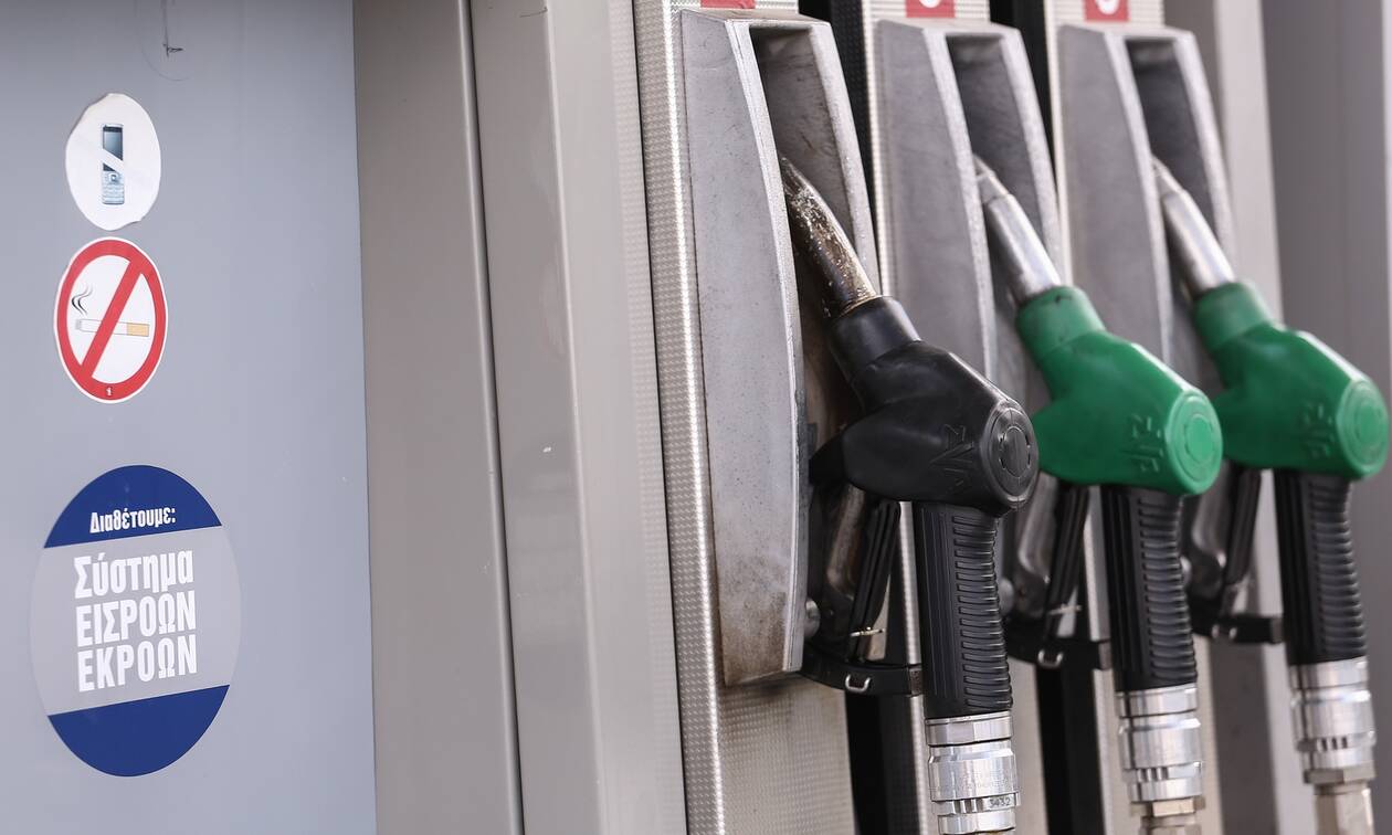 Επιδότηση στα καύσιμα: Έκπτωση 0,17 λεπτά το λίτρο – Πώς θα καταβάλλονται τα ποσά