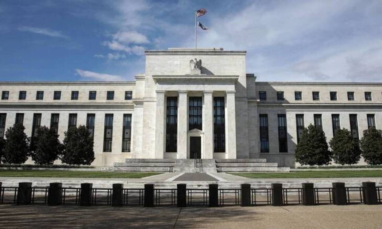 Στην πρώτη αύξηση επιτοκίων από το 2018 προχώρησε η κεντρική τράπεζα των ΗΠΑ