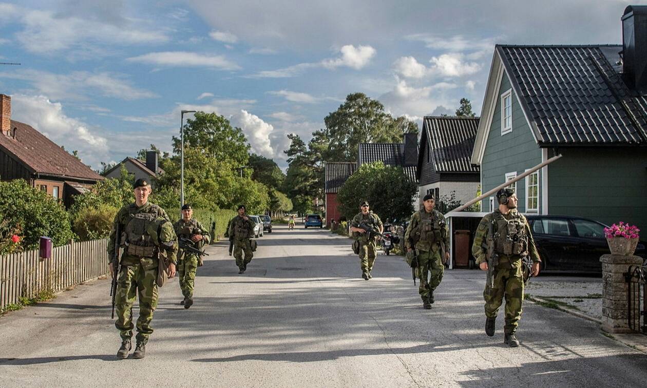 Η Σουηδία θα αυξήσει τις στρατιωτικές της δαπάνες κατά σχεδόν 300 εκατ. ευρώ εντός του 2022