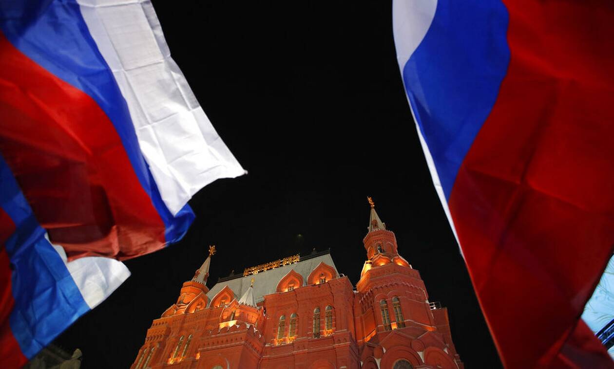Η ρωσική οικονομία αντέχει - Απομακρύνεται ο κίνδυνος πτώχευσης της Ρωσίας