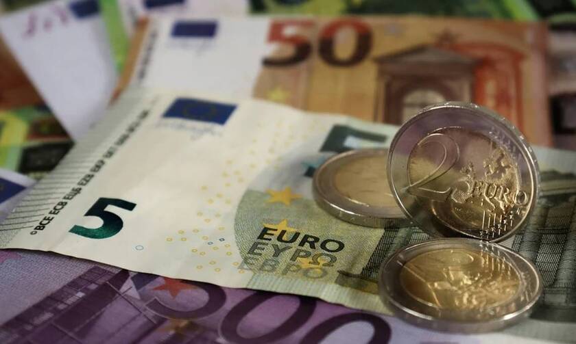 Έκτακτο επίδομα 200 ευρώ: Πότε θα δουν χρήματα στο λογαριασμό τους οι δικαιούχοι