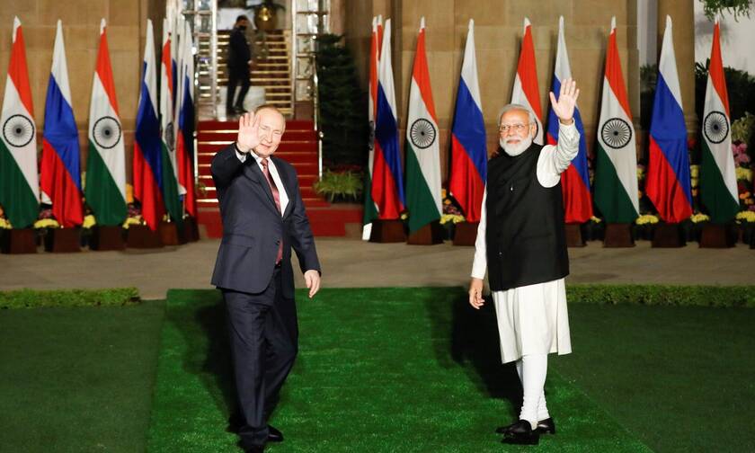 Η Ρωσία στρέφεται στην Ινδία για να αντιμετωπίσει τις οικονομικές κυρώσεις της Δύσης