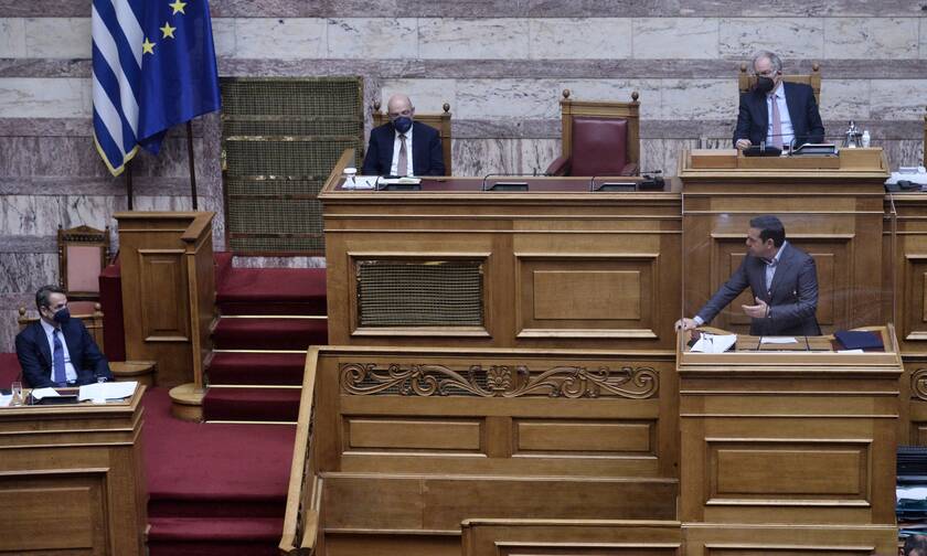 Σύγκρουση στη Βουλή για την ακρίβεια – Μετωπική Μητσοτάκη με Τσίπρα για τα μέτρα στήριξης