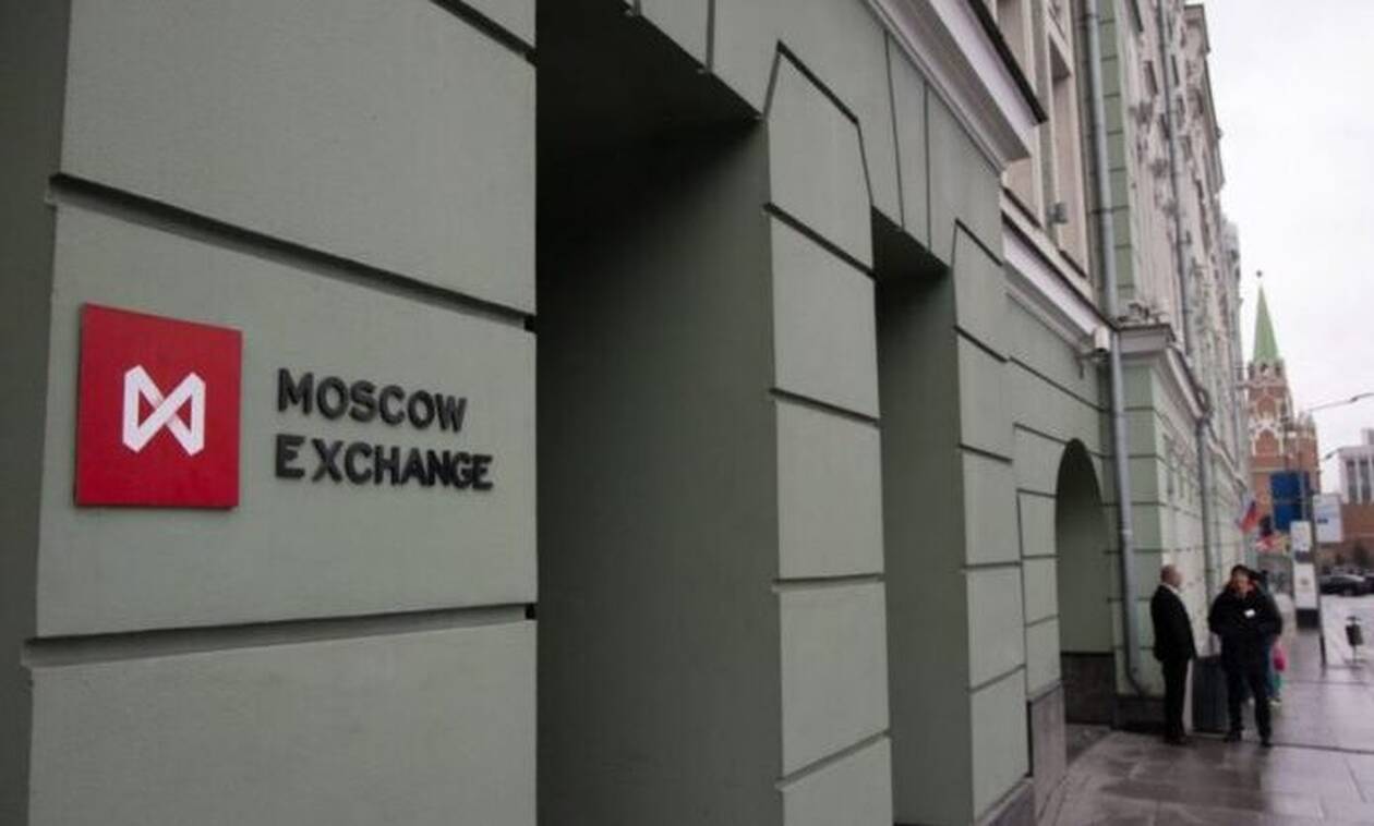 Επαναλειτούργησε το Χρηματιστήριο της Μόσχας – Κέρδη 10% στο άνοιγμα