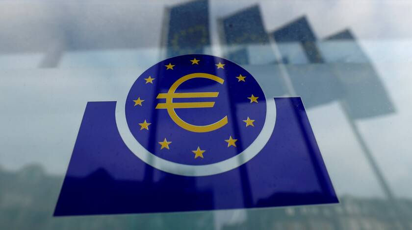 Πως κερδίζουν τα ελληνικά νοικοκυριά και οι επιχειρήσεις από τη διατήρηση του waiver της ΕΚΤ 