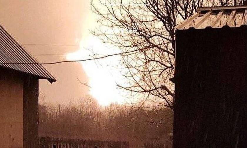 Πόλεμος στην Ουκρανία: Οι Ρώσοι σφυροκοπούν το Κίεβο - Ισχυρή έκρηξη σε δεξαμενές καυσίμων