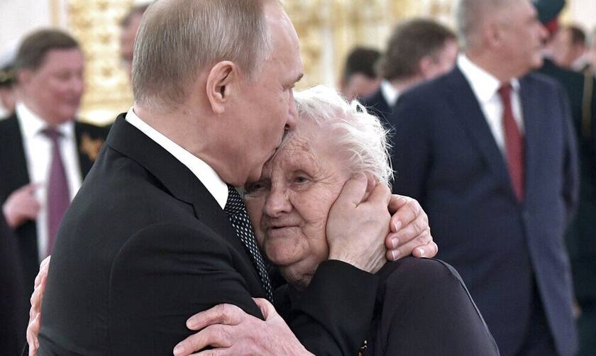 Βλαντίμιρ Πούτιν: Πώς η 88χρονη πρώην δασκάλα του μπορεί να τερματίσει τον πόλεμο