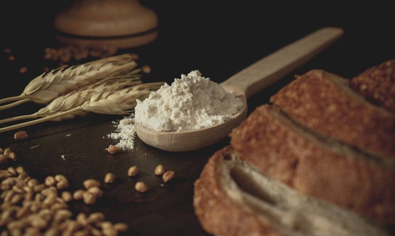 Ρεπορτάζ Newsbomb.gr: Είδος πολυτελείας το ψωμί - «Χρυσή» η τυρόπιτα, λόγω έλλειψης φέτας