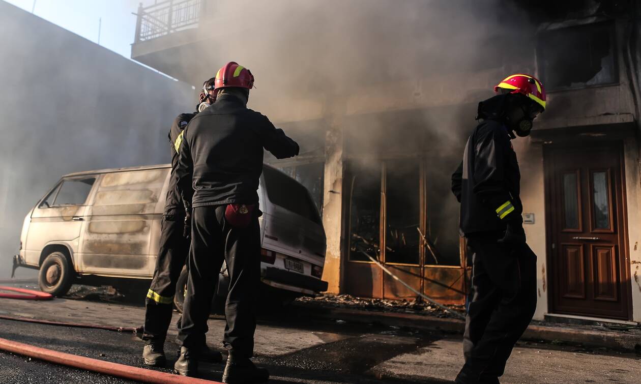Τραγωδία στη Μάνδρα: 60χρονος βρέθηκε νεκρός στο κρεβάτι του από φωτιά