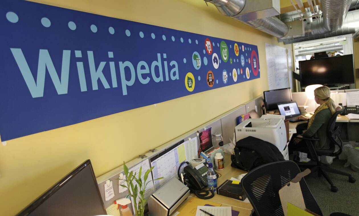 Ρωσία: Απειλεί με πρόστιμο τη Wikipedia - Ζητάει να διαγραφούν οι «ψευδείς πληροφορίες»