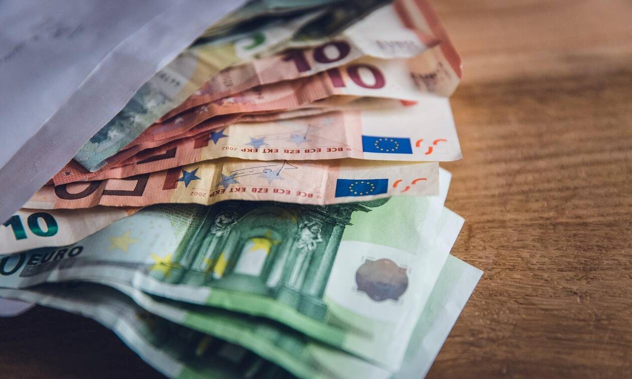 Συντάξεις Μαΐου 2022: Νωρίτερα οι πληρωμές λόγω Πάσχα - Πότε θα δουν λεφτά οι συνταξιούχοι