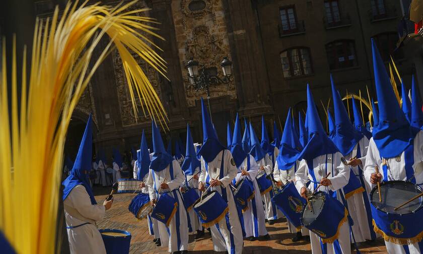 Τα πασχαλινά έθιμα επέστρεψαν στην καθολική Ισπανία