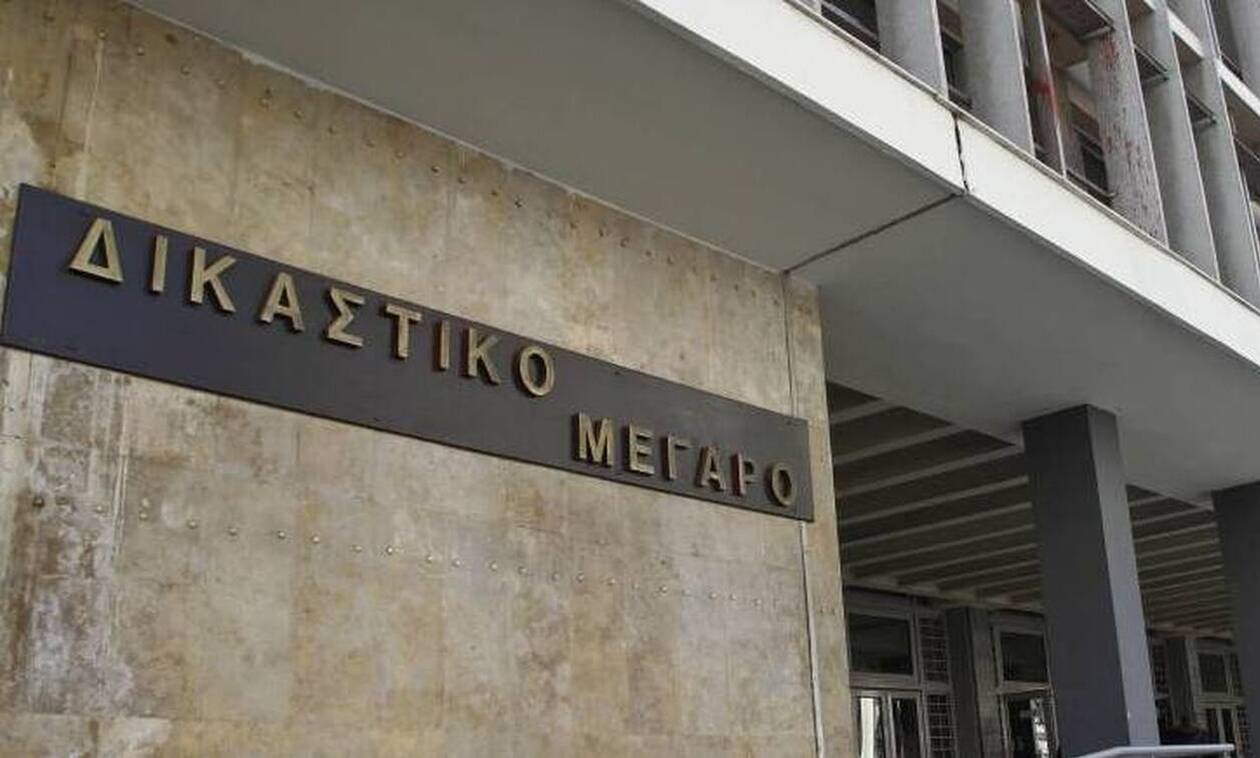 Θεσσαλονίκη: 25ετή κάθειρξη στον 48χρονο που κακοποιούσε σεξουαλικά ανήλικες φίλες των παιδιών του