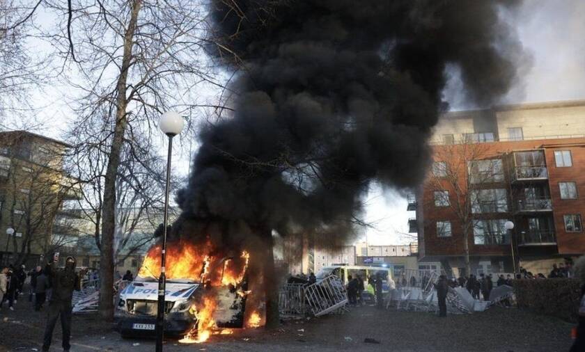 Σουηδία: Τρεις τραυματίες από σφαίρες σε συγκρούσεις αστυνομίας και διαδηλωτών