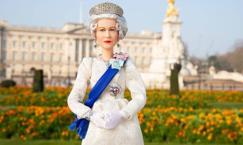 Βασίλισσα Ελισάβετ: Έγινε Barbie για τα 96α γενέθλιά της και το Πλατινένιο Ιωβηλαίο της