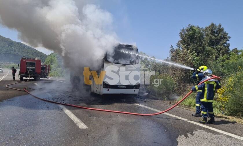 Συναγερμός στην Πυροσβεστική: Φωτιά σε τουριστικό λεωφορείο με 30 επιβάτες στον Μπράλο