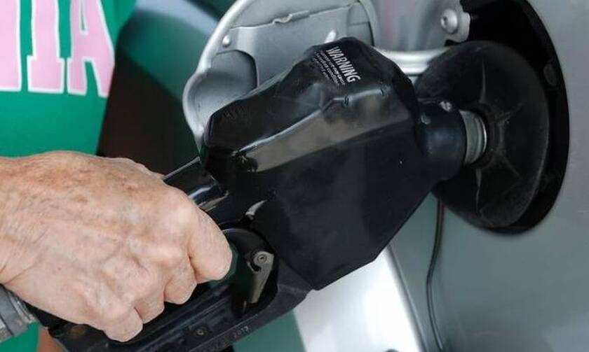 Επίδομα βενζίνης: Χωρίς περιορισμό στο vouchers.gov.gr για τις αιτήσεις για το Fuel Pass