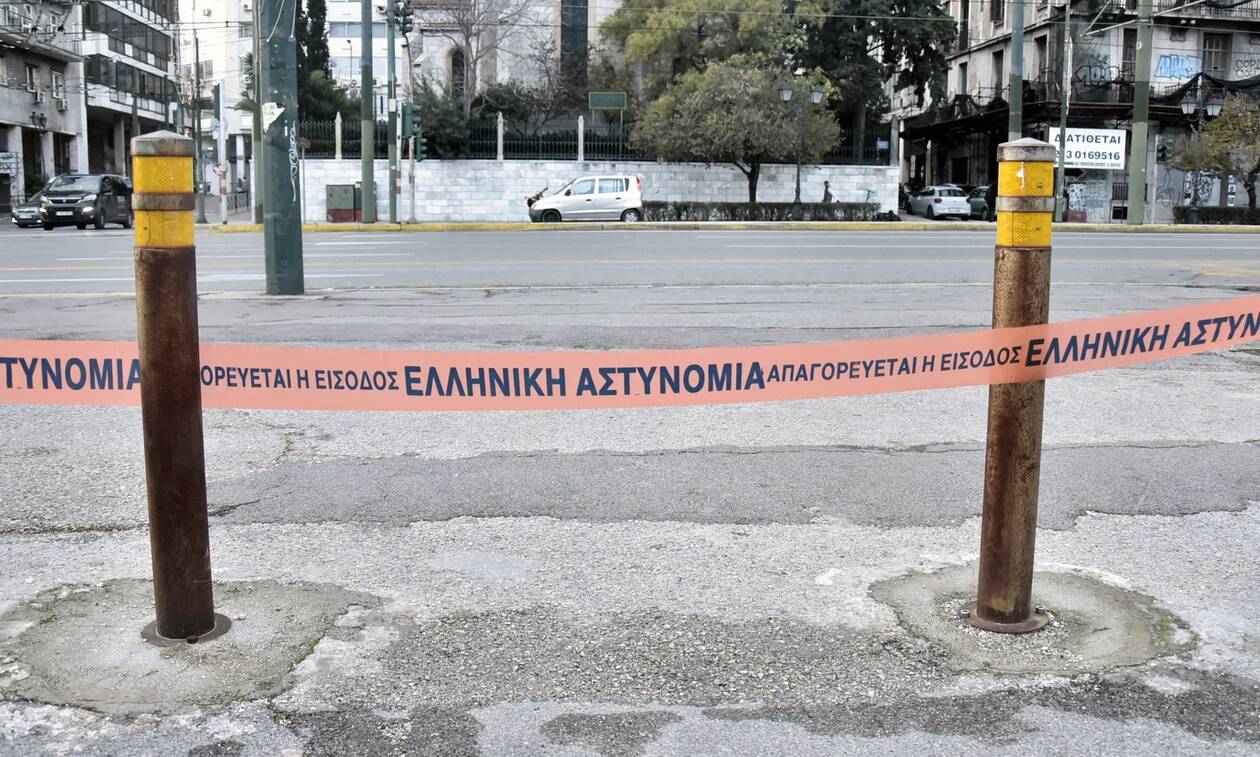 Συναγερμός στην ΕΛΑΣ: Βρέθηκαν γκαζάκια έξω από τοπική οργάνωση του ΣΥΡΙΖΑ στα Πατήσια