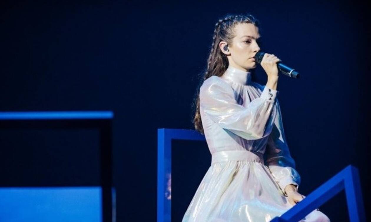 Eurovision 2022: Με φόρεμα Celia Kritharioti η Αμάντα Γεωργιάδη